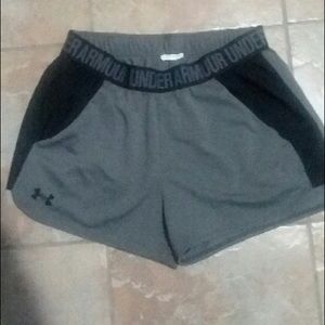 I am selling under armour shorts they aren’t warn